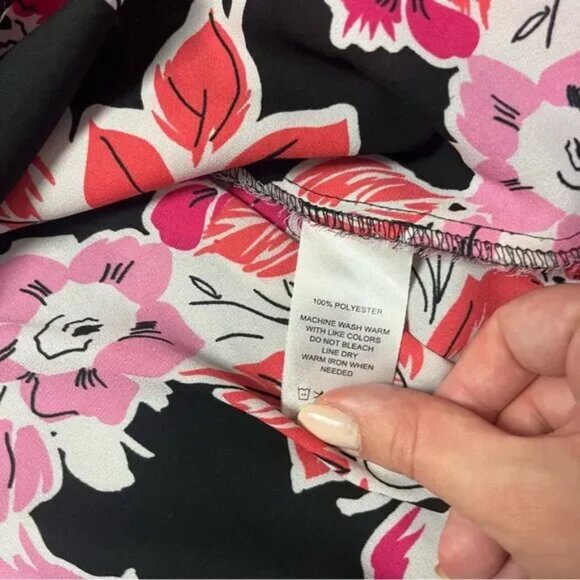 Foxcroft Jade Blooming Dark Floral Tunic Shirt Red Flower Size 22W - Picture 6 of 8